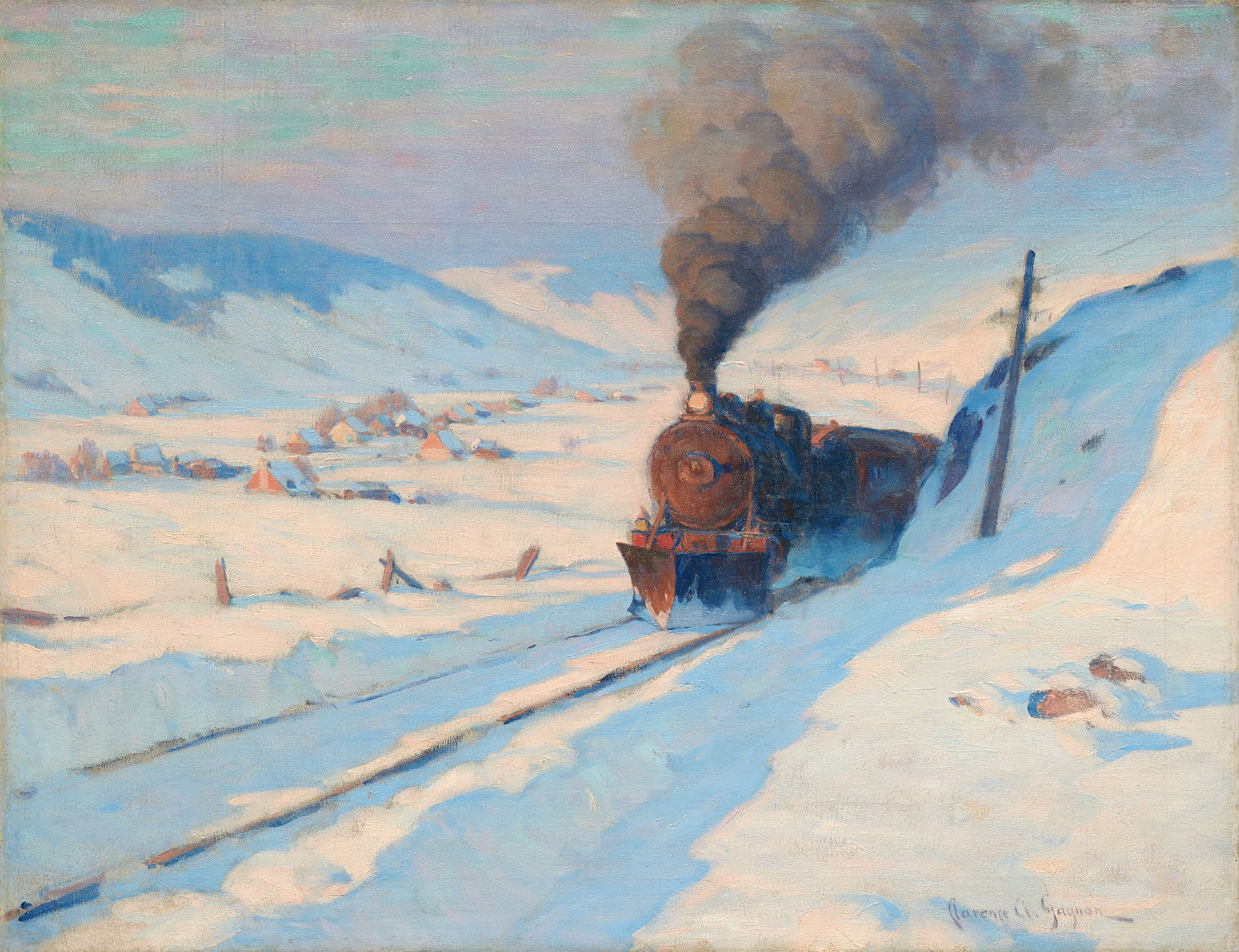 Cette image représente un train à vapeur circulant sur des rails, au milieu d'un paysage enneigé. La locomotive dégage une épaisse fumée noire, contrastant avec la blancheur de la neige. En arrière-plan, on aperçoit des collines légèrement recouvertes de neige et plusieurs petites habitations dispersées, probablement des fermes. La scène dégage une atmosphère calme et paisible, typique d'un hiver en milieu rural. La lumière douce suggère l'aube ou le crépuscule, ajoutant une dimension poétique à l'ensemble.
