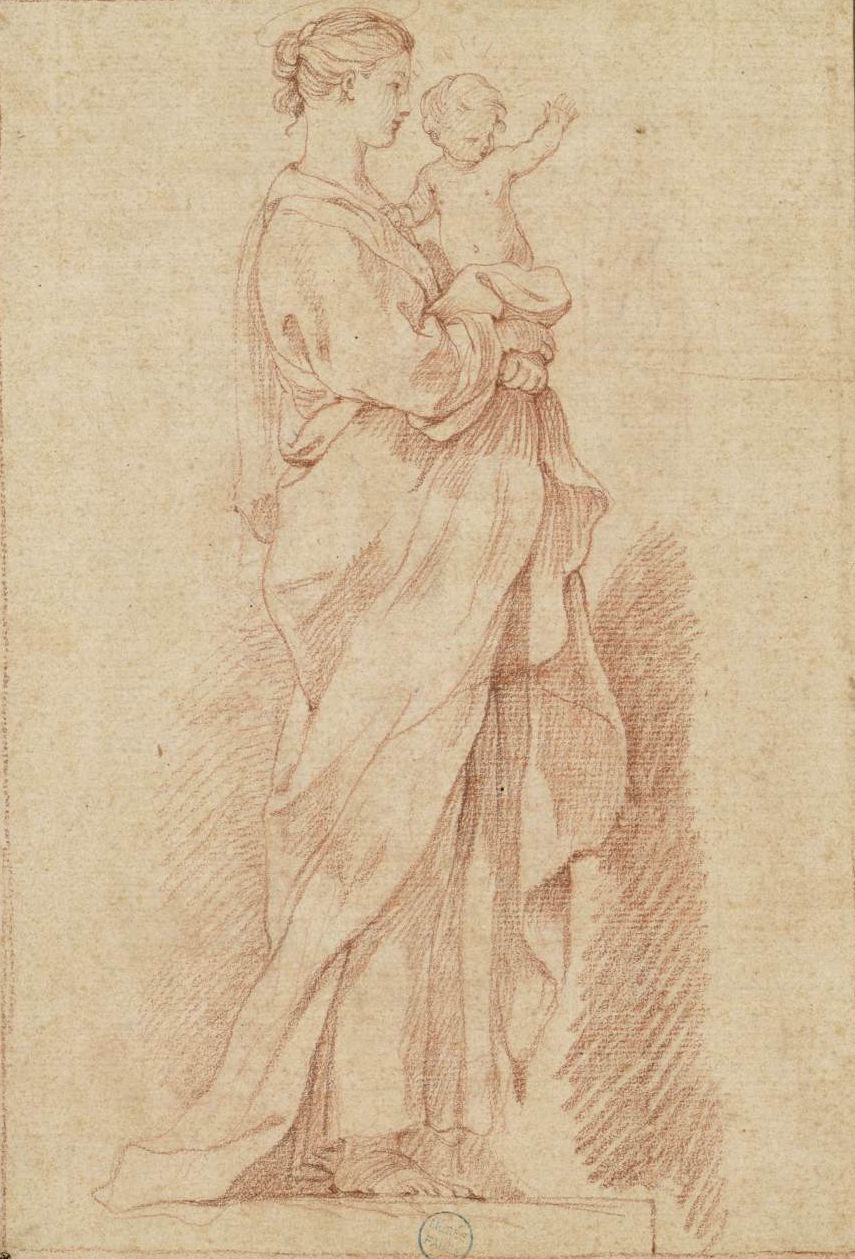 L'image représente une femme qui se tient debout, tenant un enfant dans ses bras. La femme est vêtue d'une robe ample, drapée de manière élégante. Elle a un regard tourné vers le haut, semblant interagir avec l'enfant, qui lève un bras, comme s'il pointait quelque chose. Le dessin utilise des tons de rouge et montre des contours fluides, ce qui donne une impression de douceur et de tendresse. Le fond est simple, mettant en avant la posture et les détails des vêtements.