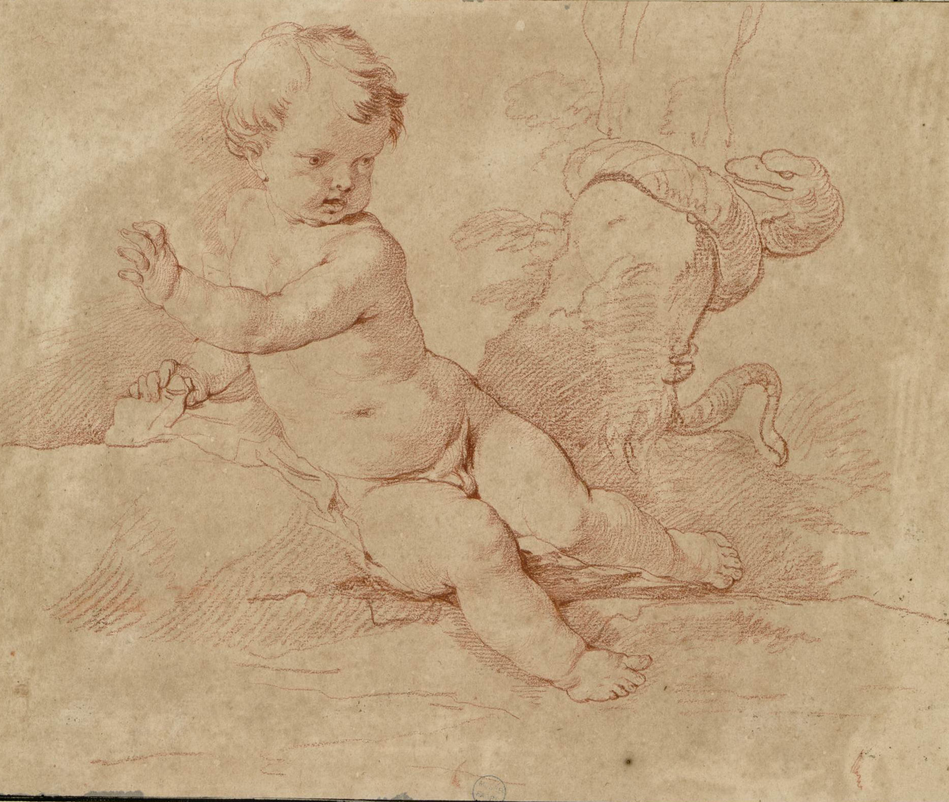 L'image représente un dessin rougeâtre d'un bébé nu, qui semble regarder quelque chose avec curiosité. Le bébé est assis sur une surface, légèrement tourné sur le côté. À l'arrière-plan, on peut voir une créature ou un animal, peut-être un lézard ou un serpent, qui attire l'attention du bébé. Les contours sont tracés avec des lignes fluides, et l'expression du bébé semble à la fois intriguée et innocente. Le fond est de couleur beige, ce qui met en valeur le dessin.
