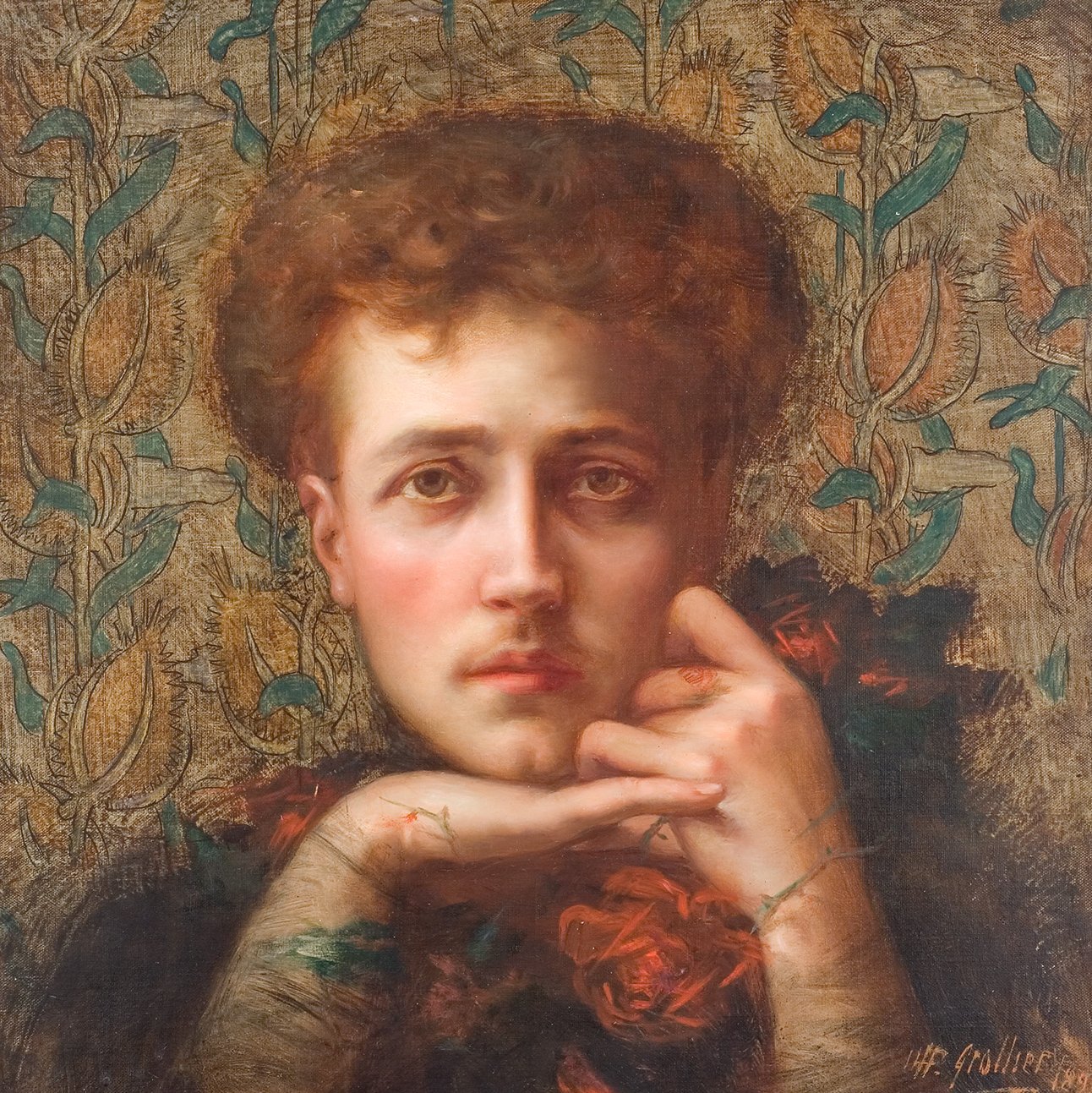 Cette image représente un portrait d'une personne avec un regard pensif. La personne a des cheveux bouclés et une expression douce. Elle repose son visage sur ses mains, entourée d'un fond décoratif présentant des motifs floraux. Les couleurs sont chaudes et l'atmosphère générale évoque un sentiment de mélancolie ou de contemplation. Le style artistique semble refléter une période romantique, apportant une profondeur à l'expression du sujet.