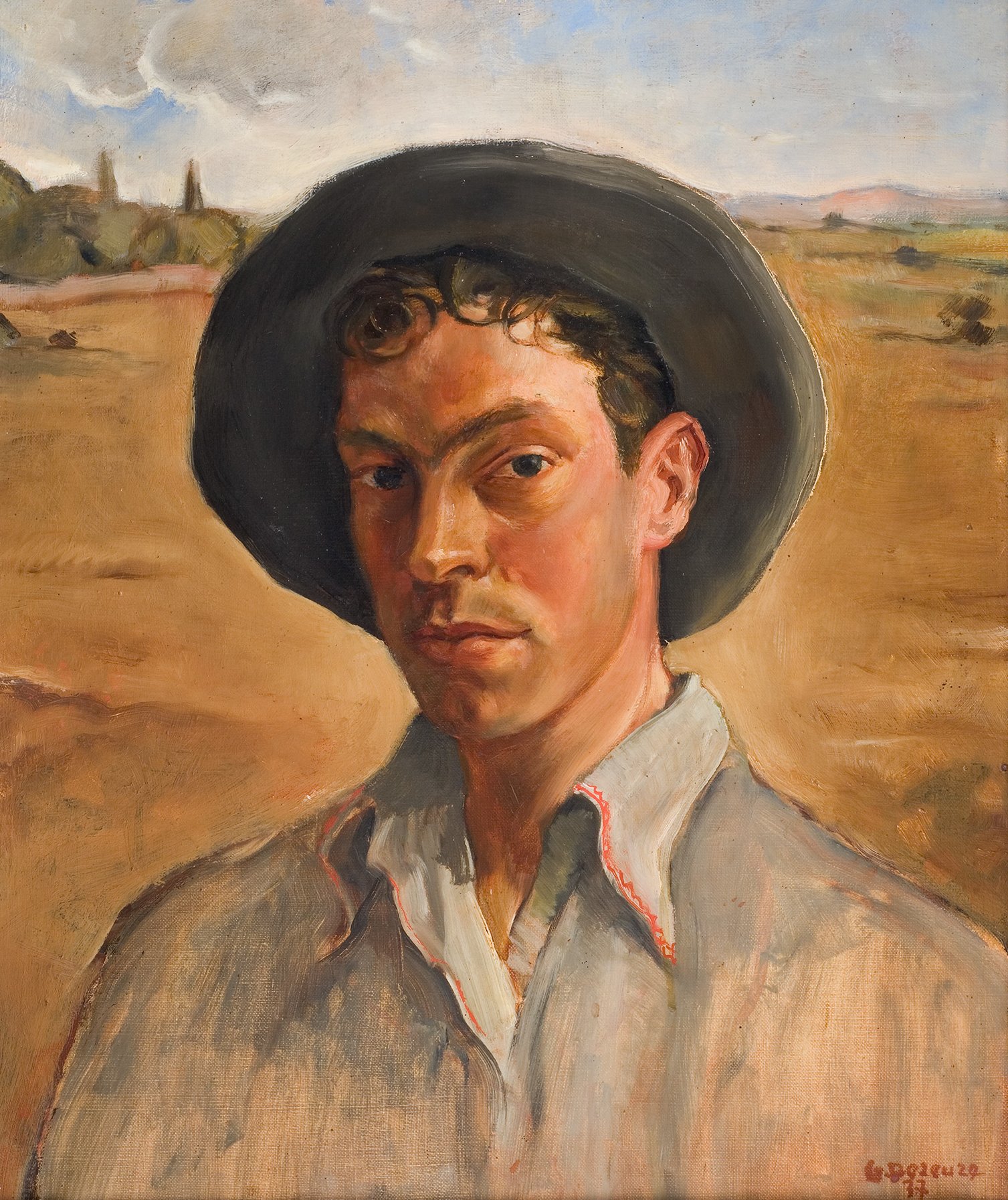 Cette image représente un portrait d'un jeune homme portant un chapeau large. Il a les cheveux bruns et une expression déterminée. Le fond montre un paysage rural, avec des champs et un ciel partiellement nuageux. Les couleurs utilisées sont chaudes et terreuses, ajoutant à l'atmosphère générale de la peinture. Le jeune homme semble être un travailleur du sol, suggérant un lien avec la nature et la vie rurale.