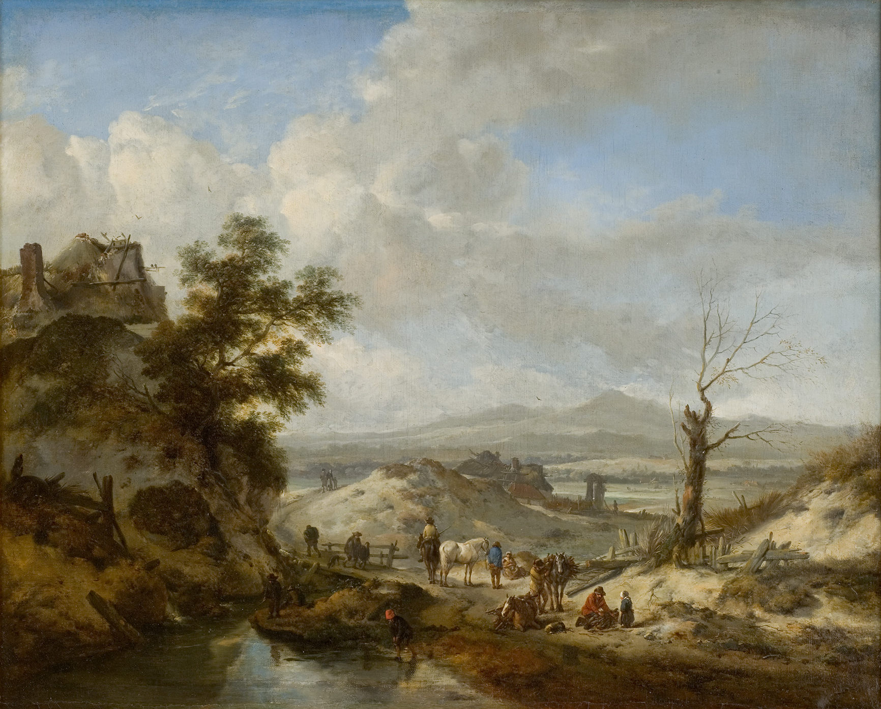 L'image représente un paysage rural paisible, caractérisé par des collines douces et un ciel largement nuageux. Au premier plan, on aperçoit un ruisseau paisible entouré de verdure. Des figures humaines s'affairent autour de l'eau et des animaux, notamment des chevaux. À gauche, on distingue des maisons rustiques, tandis que des arbres, dont un partiellement dépouillé, ajoutent une touche naturelle au tableau. L'ensemble dégage une atmosphère sereine et bucolique, typique de la peinture paysagère.