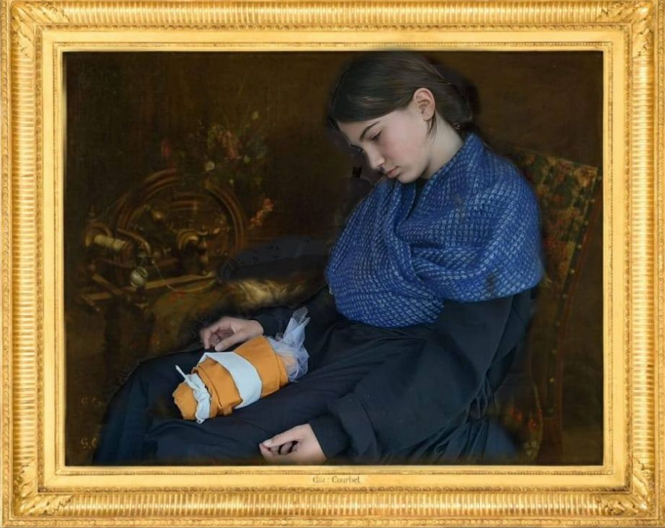 L'image représente une jeune fille assise, plongée dans ses pensées. Elle porte une sorte de châle bleu et une robe sombre. Ses cheveux sont bruns et longs, tombant sur ses épaules. Dans ses mains, elle tient un objet enveloppé dans un tissu blanc et orange. Le fond de l'image est sombre, mettant en avant la figure de la fille. Le cadre doré ajoute une touche classique à la composition.