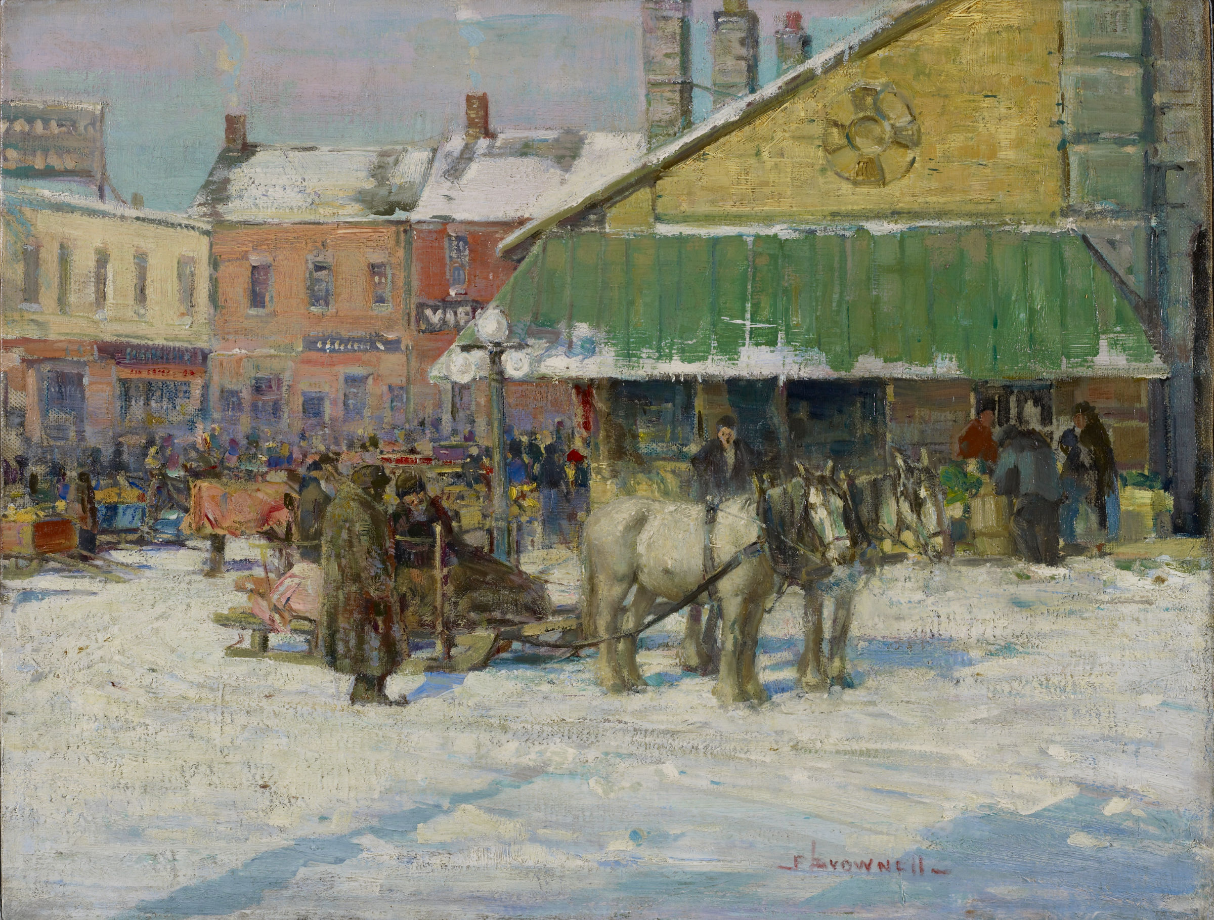 L'image représente une scène hivernale animée, probablement dans une ville. Au premier plan, deux chevaux sont attelés à une charrette, tandis que des hommes, vêtus de vêtements chauds, semblent s'affairer autour. Le sol est recouvert de neige fraîche, créant une atmosphère paisible. En arrière-plan, des bâtiments aux façades colorées sont visibles, ainsi qu'un groupe de personnes qui se déplacent, suggérant une activité sociale. La lumière douce du jour éclaire la scène, ajoutant une touche de chaleur à cet environnement froid.