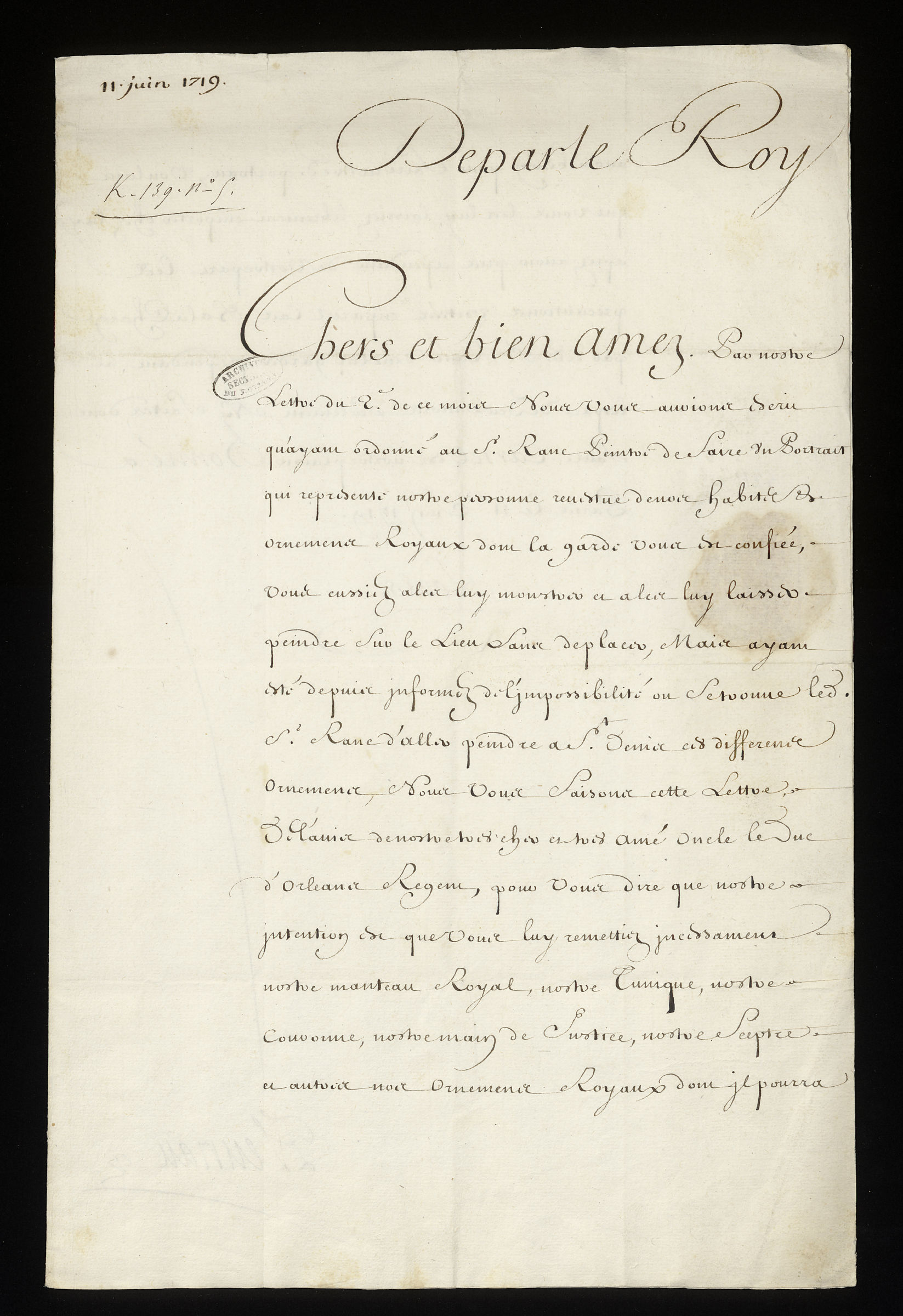 L'image semble représenter une vieille lettre ou un document manuscrit daté du 11 juin 1719. Le texte commence par "Cher à bien aimez," ce qui suggère une correspondance personnelle. La calligraphie est soignée, indiquant un style d'écriture formel. Le papier présente des imperfections liées à l'âge, ajoutant du caractère au document. Si tu as besoin d'informations spécifiques ou d'une analyse plus approfondie, fais-le-moi savoir !