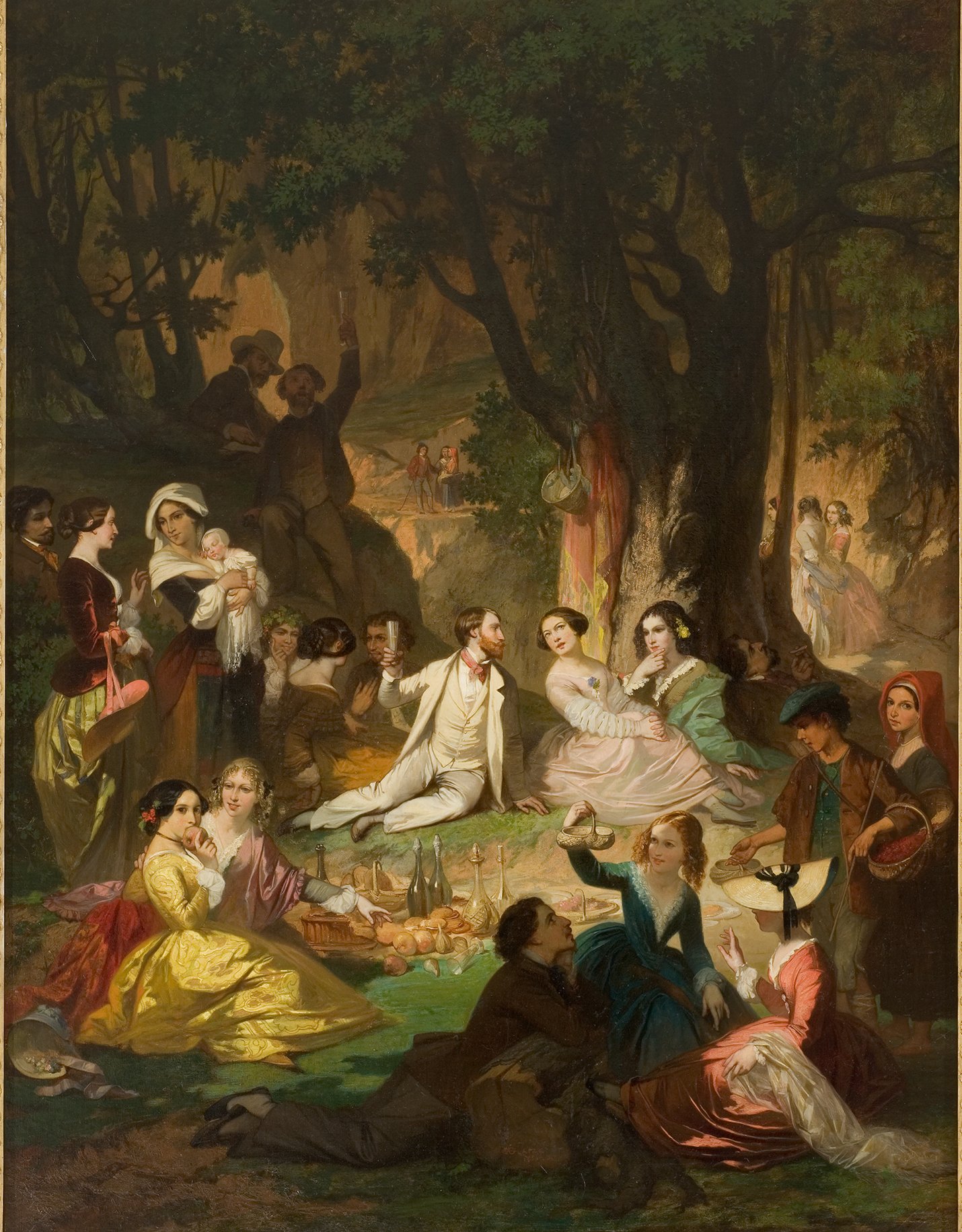 L'image représente une scène de pique-nique dans une forêt, entourée d'arbres et de verdure. Un groupe de personnes, habillées de manière élégante avec des vêtements d'époque, est rassemblé sur l'herbe. Certains sont assis, d'autres debout, et ils semblent profiter d'une belle journée. Au centre, une table est dressée avec des plats et des boissons. Les personnes interagissent joyeusement, ce qui crée une atmosphère conviviale et festive. La lumière qui filtre à travers les arbres ajoute une ambiance chaleureuse à la scène.