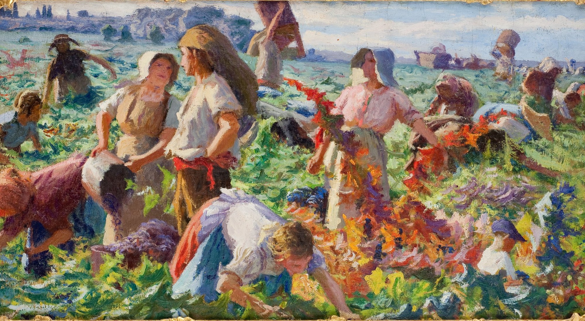 L'image représente une scène de récolte dans un champ. On y voit plusieurs femmes, habillées en vêtements traditionnels, qui s'affairent à cueillir des légumes ou des fruits. La palette de couleurs est vive, avec des touches de vert, de rouge et de jaune, évoquant une atmosphère joyeuse et dynamique. En arrière-plan, on aperçoit d'autres travailleurs, ainsi qu'un paysage rural avec des collines et des paniers. L'ensemble dégage une impression de labeur collectif et d'harmonie avec la nature.