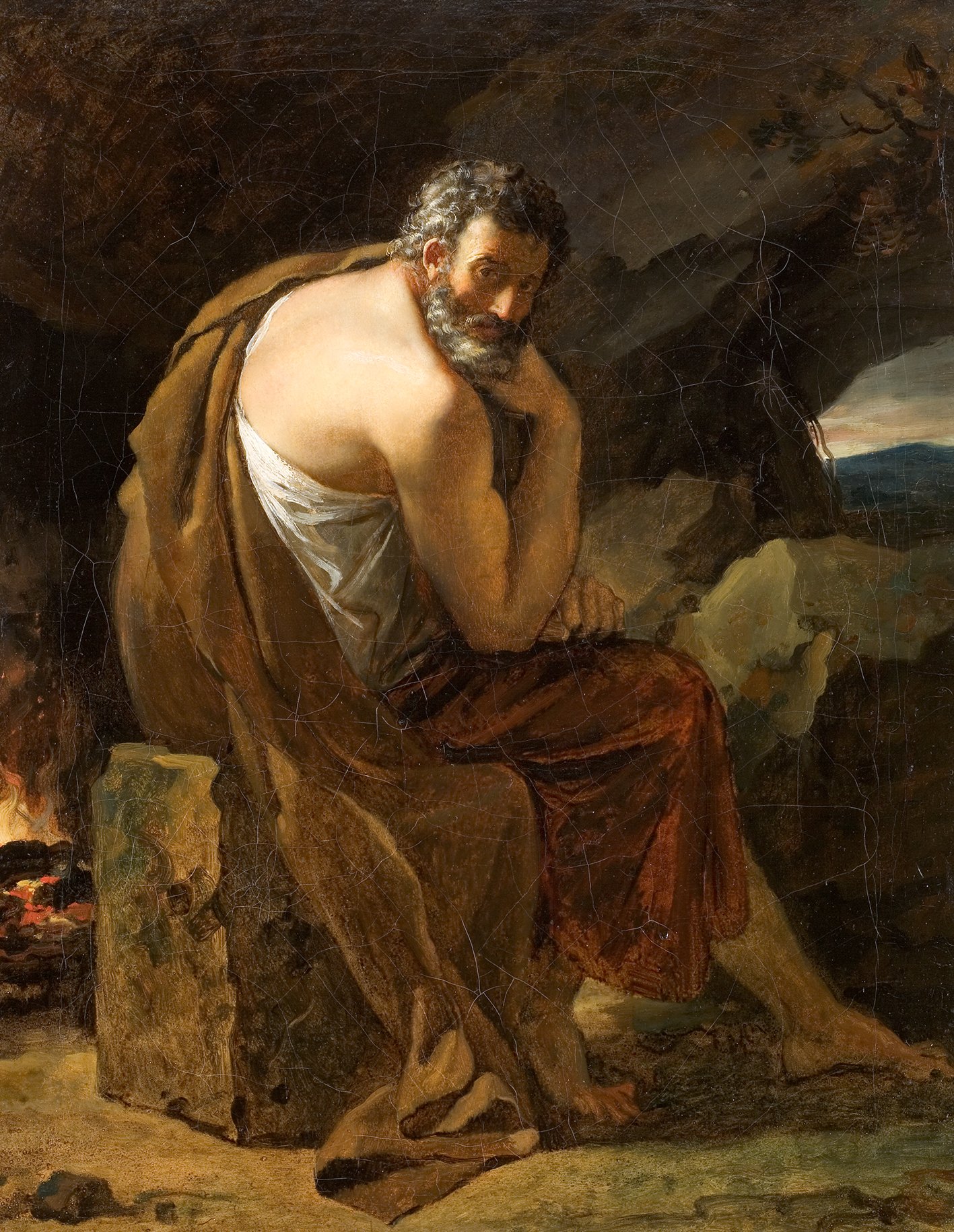 L'image représente un homme âgé assis, tournant légèrement la tête vers la gauche. Il a une barbe grise et porte une draperie accompagnée d'un tissu rouge. L'arrière-plan est sombre, créant une atmosphère mystérieuse. On peut apercevoir des éléments naturels, suggérant une scène en extérieur ou une caverne. La lumière semble provenir d'une source hors champ, ajoutant un contraste intéressant aux ombres. La posture de l'homme évoque la réflexion ou la contemplation.