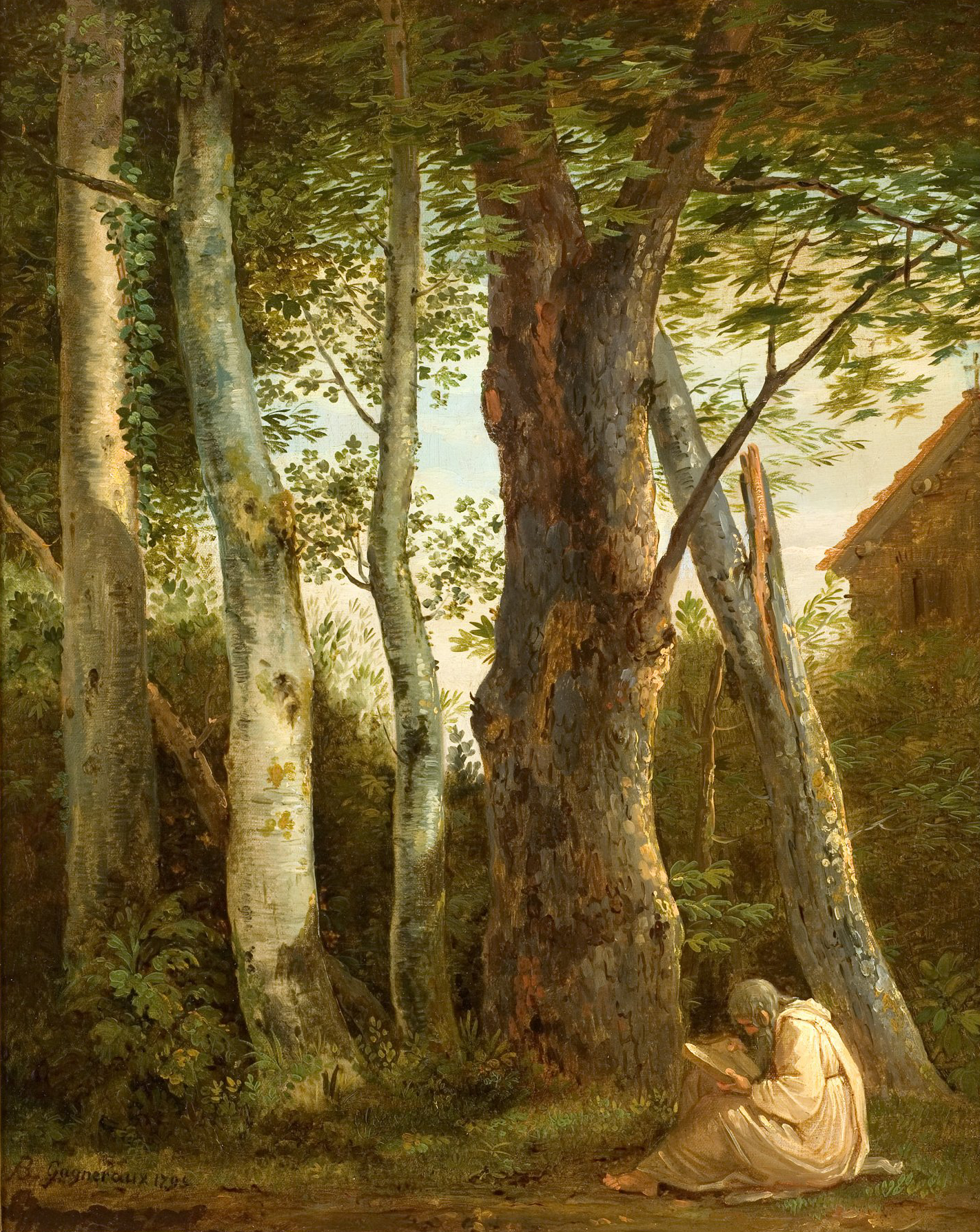 L'image représente une scène paisible dans la nature. On y voit un grand arbre au tronc rugueux, entouré de plusieurs arbres plus fins. À droite, il y a une maison dont une partie est visible. Au premier plan, une figure, probablement une personne, est assise sur le sol, semblant lire un livre. La lumière filtre à travers le feuillage, créant une ambiance calme et sereine, accentuée par les couleurs naturelles et les détails des plantes environnantes.