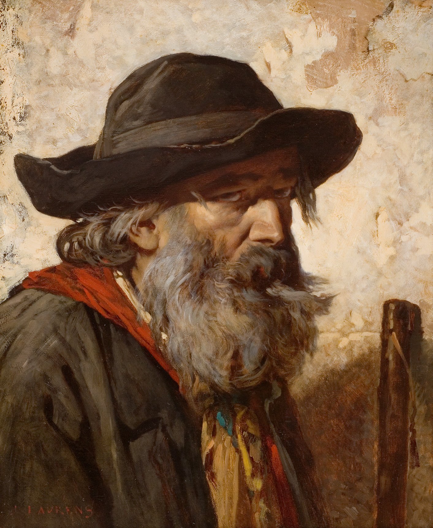 Cette image représente un homme âgé au visage marqué par le temps. Il porte un chapeau noir large et une cape sombre. Sa barbe grise et hirsute lui donne un air de sagesse et d'expérience. À son cou, on peut apercevoir un foulard coloré. Son regard est tourné légèrement sur le côté, laissant transparaître un sentiment de réflexion ou de mélancolie. L'arrière-plan est peu détaillé, ce qui met davantage l'accent sur l'expression et les traits du visage de l'homme.