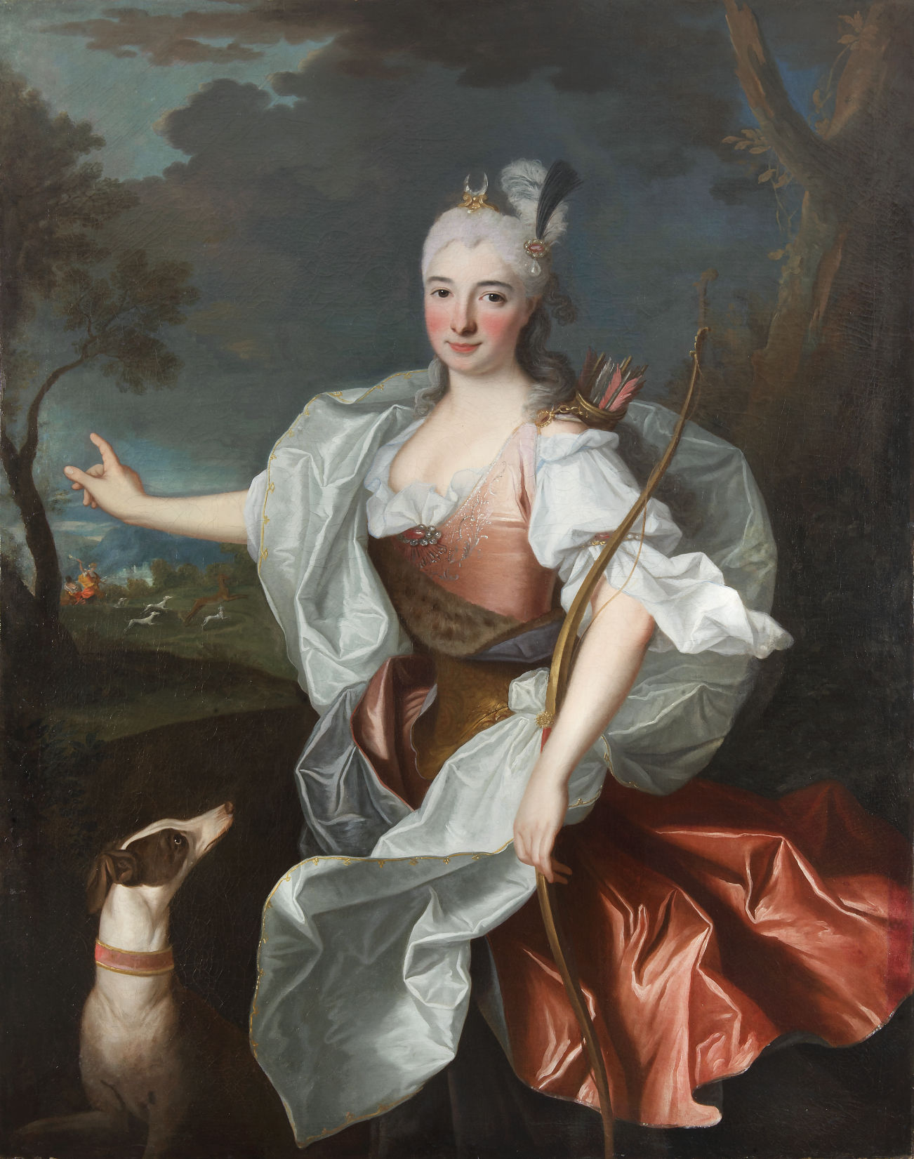 L'image représente un portrait d'une femme élégante, vêtue d'une robe richement décorée, avec des tons de rouge et de blanc. Elle porte un corsage orné et tient un arc dans une main, tandis que l'autre main est levée, comme si elle pointait quelque chose. À ses pieds, un chien à pelage brun et blanc la regarde. L'arrière-plan montre un paysage avec des nuages sombres et peut-être des scènes de chasse ou de nature. L'ensemble dégage une atmosphère de noblesse et de vigueur.