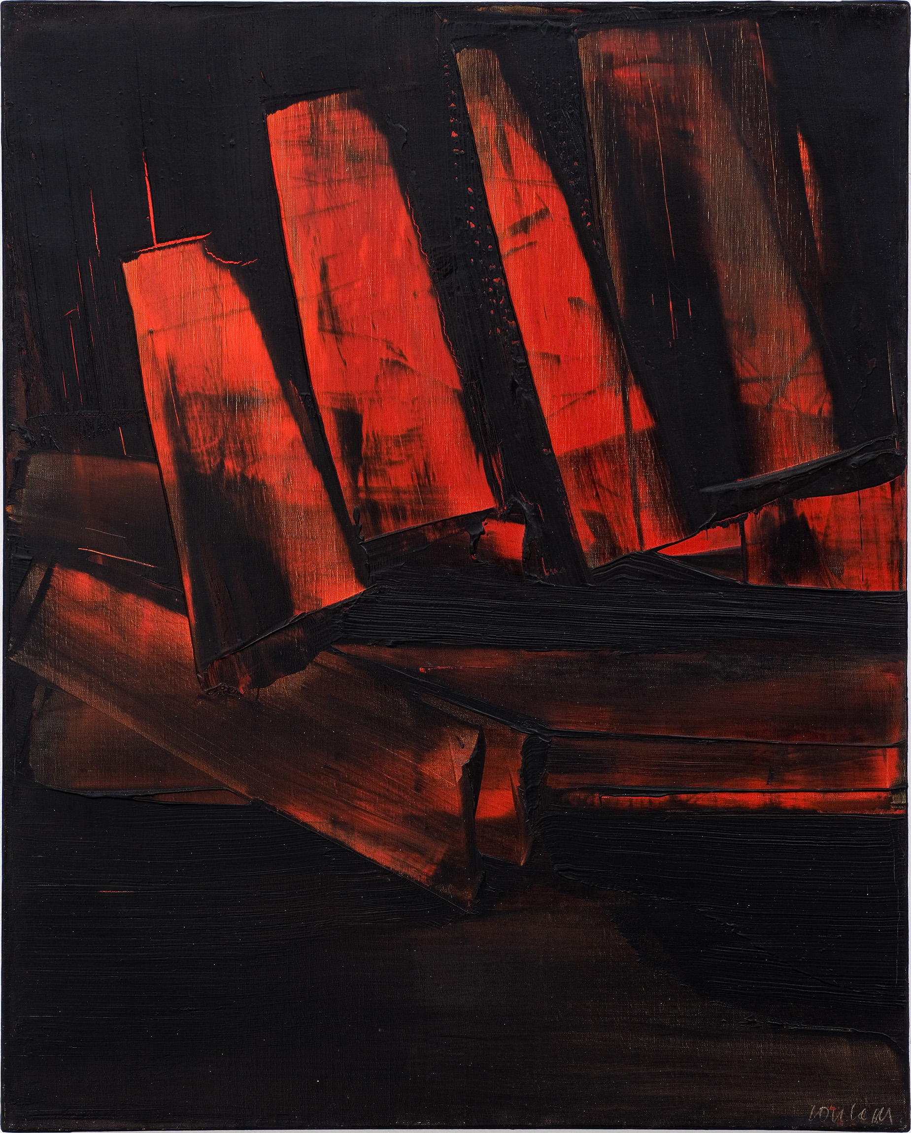 Cette image représente une œuvre abstraite dominée par des tons sombres, notamment le noir et le rouge. Des formes rectangulaires, semblant être des coups de pinceau, sont agencées de manière dynamique, créant un contraste frappant entre les surfaces mate et brillante. L'utilisation du rouge apporte une intensité visuelle, suggérant peut-être une chaleur ou une énergie cachée dans l'obscurité environnante. L'ensemble de la composition évoque des émotions fortes et un mouvement dynamique à travers ses lignes expressives.