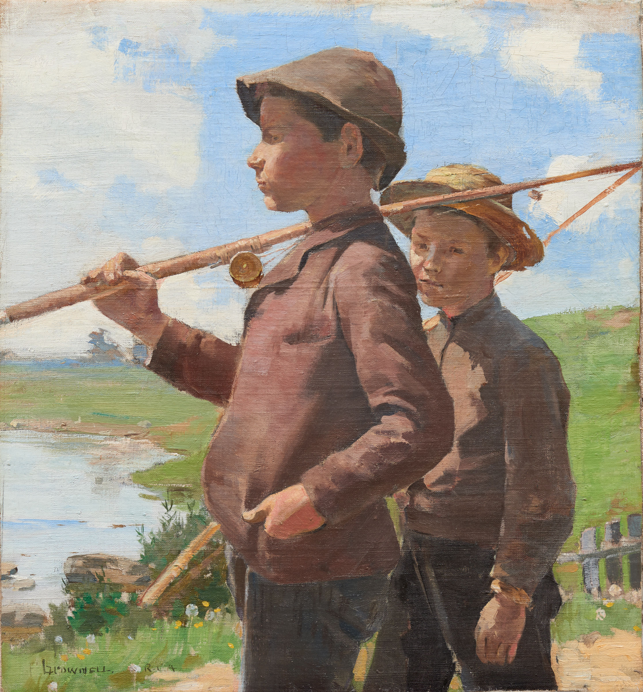 L'image représente deux garçons au bord de l'eau, probablement en train de se préparer pour la pêche. L'un des garçons est en avant, tenant une canne à pêche avec une expression sérieuse, tandis que l'autre le suit de près. Ils portent des vêtements simples, typiques de la campagne, et leurs chapeaux ajoutent à l'ambiance estivale. L'arrière-plan montre une belle nature, avec de l'herbe verte et un ciel bleu parsemé de nuages. L'ensemble de la scène évoque la simplicité et l'innocence de l'enfance.