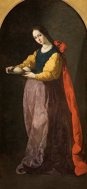 L'image représente une femme vêtue d'une robe élégante, avec des manches longues et bouffantes de couleur jaune. Elle porte un corsage bleu et une jupe d'un ton violet. Un drapé rouge accentue sa silhouette, ajoutant une dimension dramatique à l'ensemble. La femme tient un objet, probablement un plateau ou un livre, avec une expression douce et réfléchie. L'arrière-plan est sombre, ce qui fait ressortir les couleurs vives de ses vêtements et attire l'attention sur son visage et sa posture.